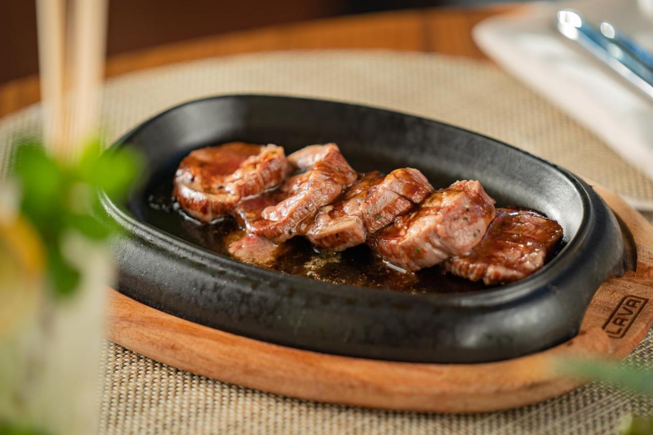 Hotel Jadali & Spa มาร์ราเกช ภายนอก รูปภาพ A plate of grilled lamb
