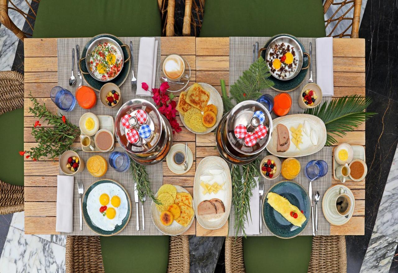 Hotel Jadali & Spa มาร์ราเกช ภายนอก รูปภาพ A typical breakfast table